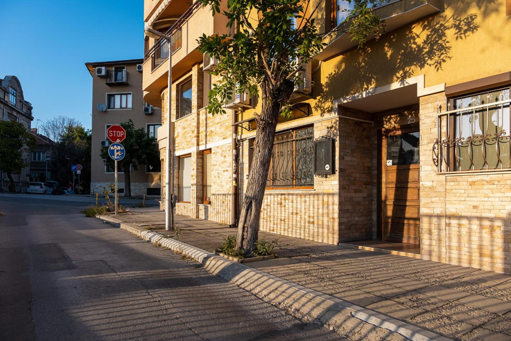 Thermae 2bdrm Sunny Апартамент *