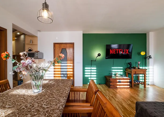 Roman Thermae 2Bdrm Sunny Apartment
