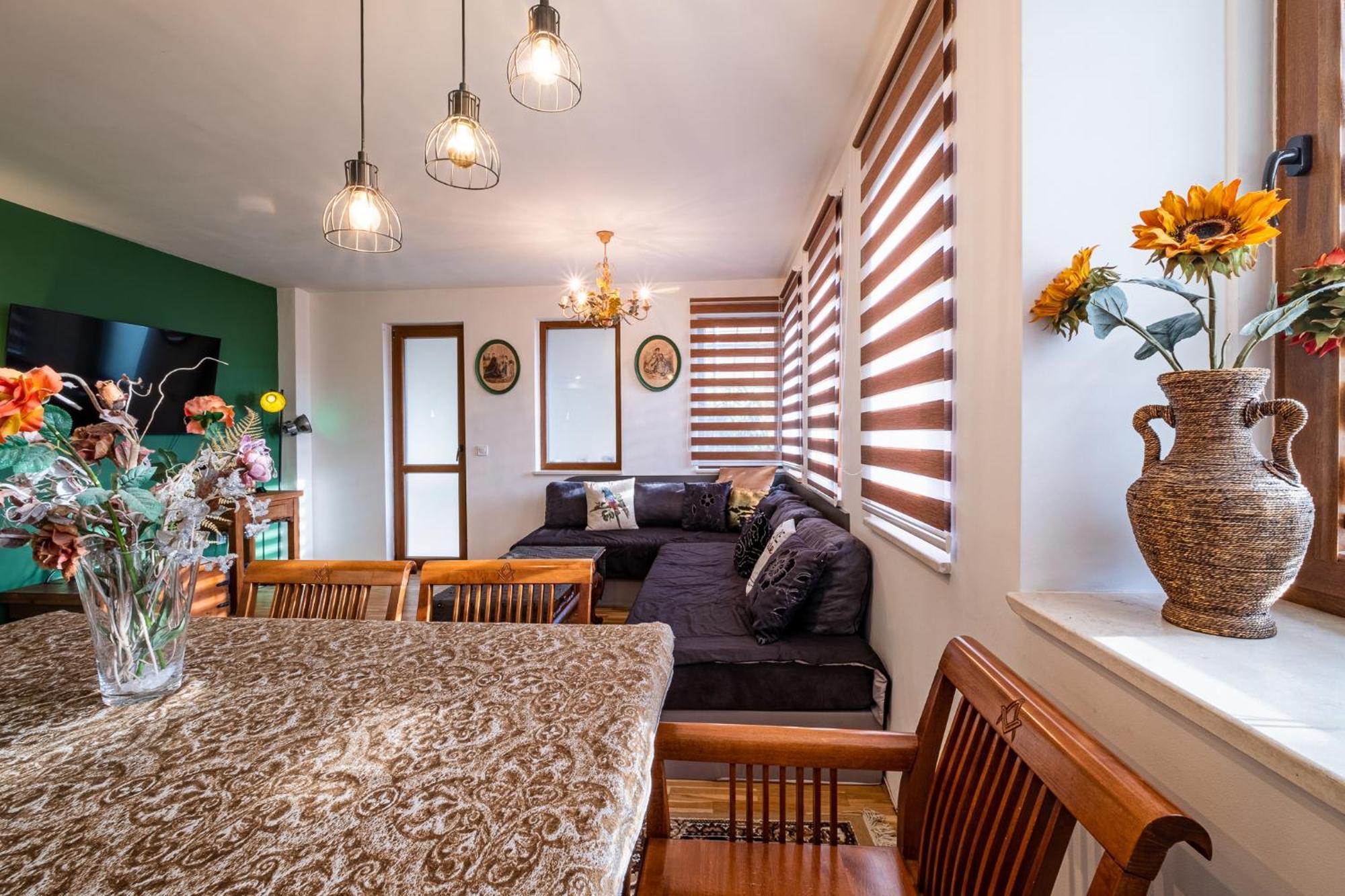 Thermae 2bdrm Sunny וארנה
