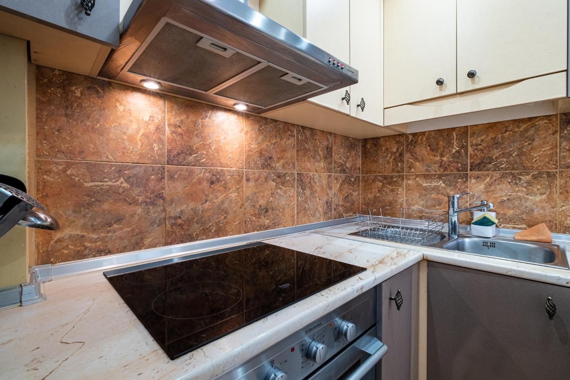 Thermae 2bdrm Sunny * וארנה