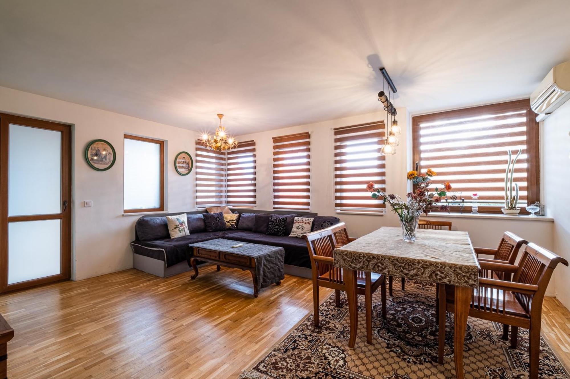 Thermae 2bdrm Sunny * וארנה